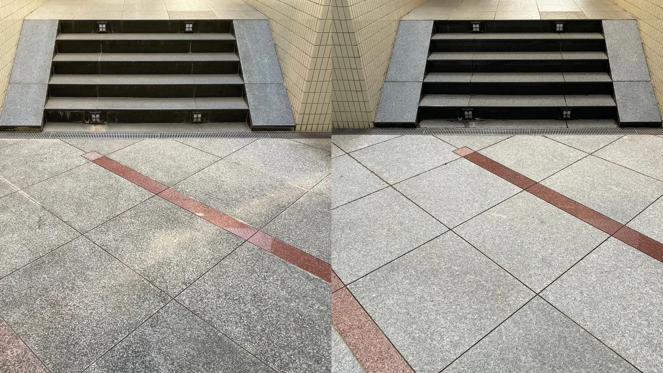 Steinboden und Stufen eines Eingangsbereichs, links vergraut, rechts nach der Grundreinigung